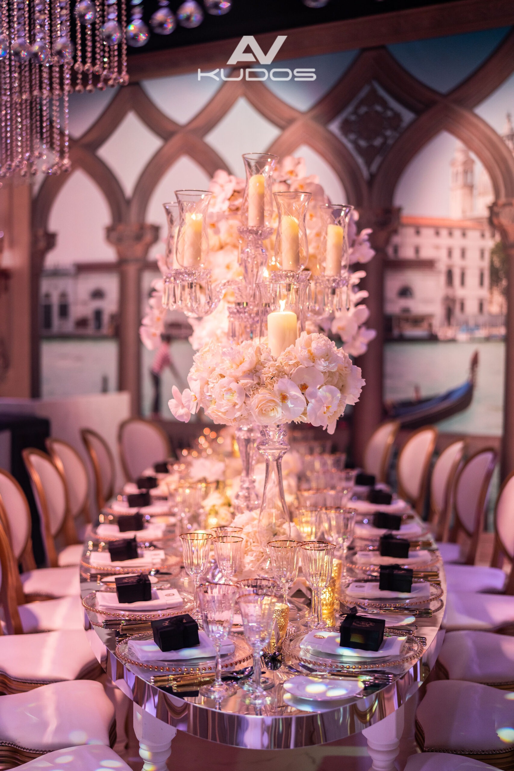 Claridge's, Built to disappear behind the moment