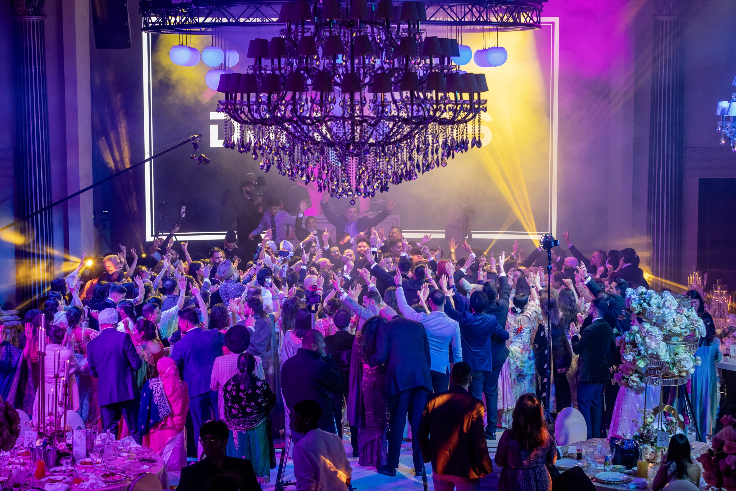 Dallas Burston Polo Club, A ceiling that moved with the night